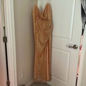 Sequin dress, long formal dress, size L, it has an opening on one leg
